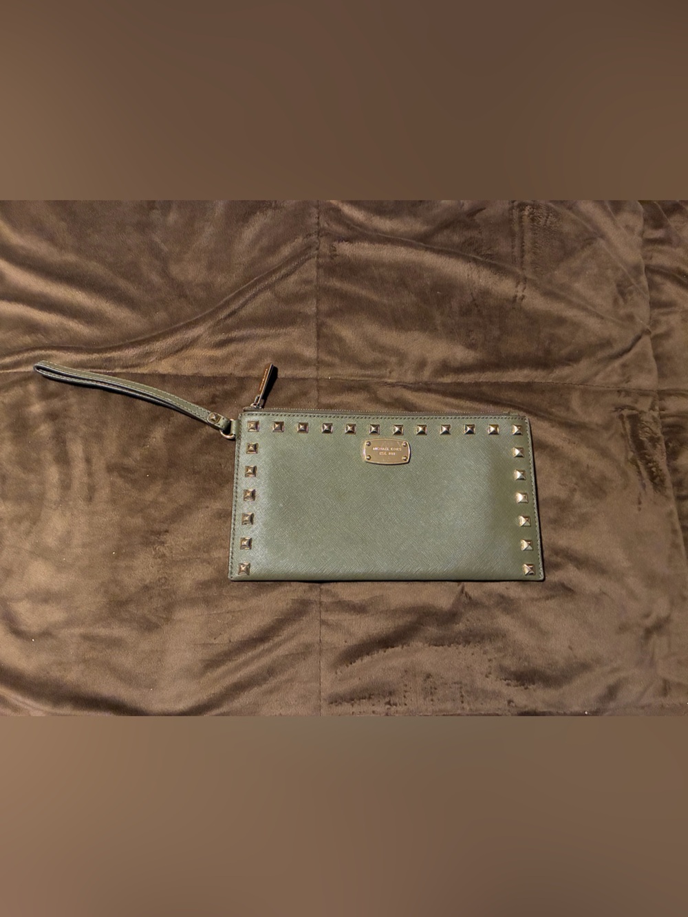 Michael Kors brand, Green with gold Studded Wristlet, lots of card slots